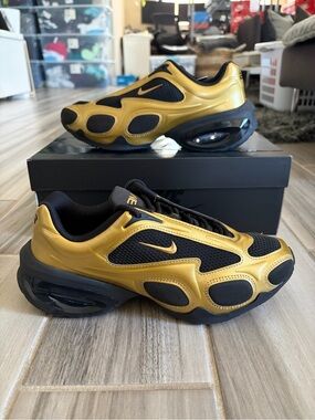 Women’s Nike Air Max Muse Shoes - Metallic Gold Black FV1920-701